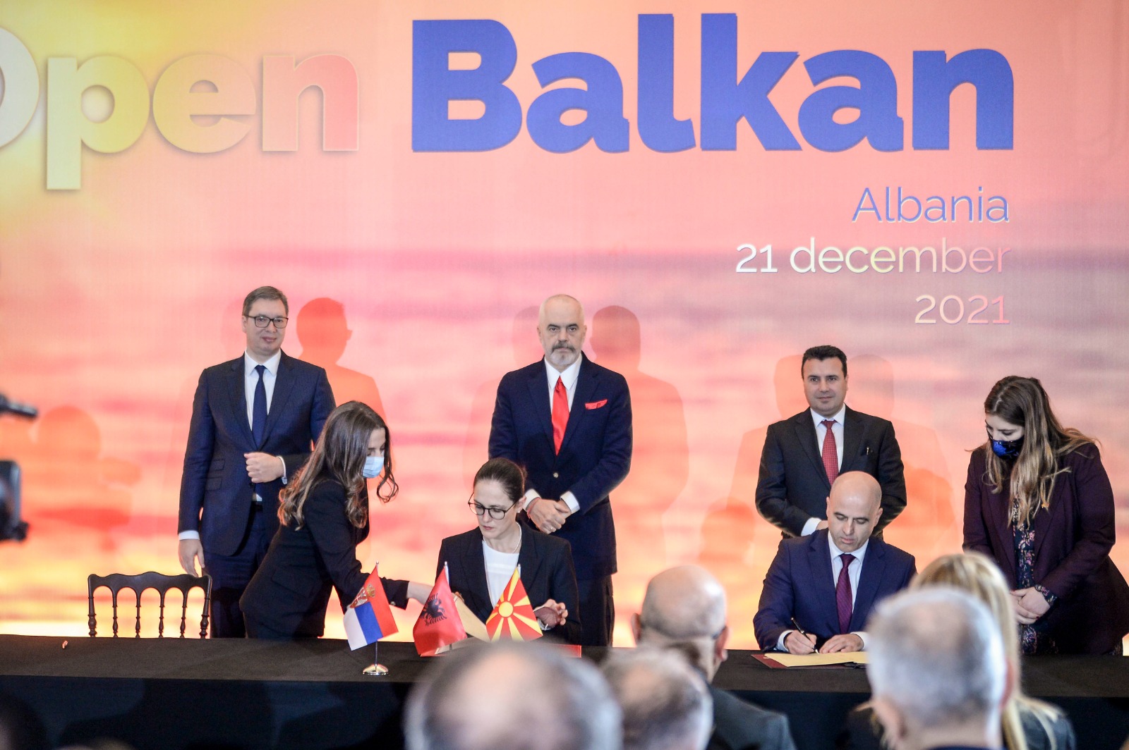 Претседателот на СДСМ, Ковачевски, потпиша важни договори во рамки на „Отворен Балкан“